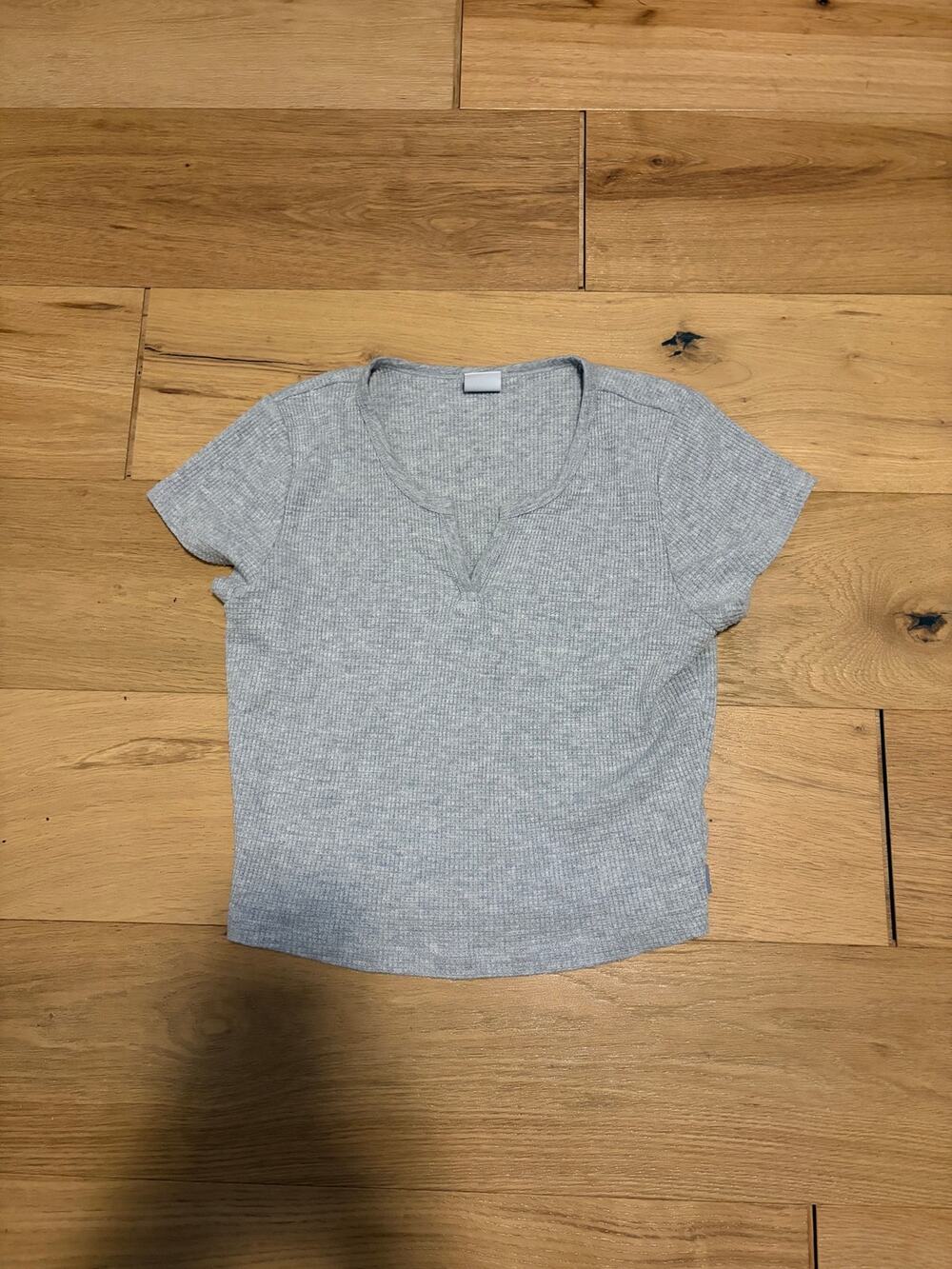 Aritzia TNA Waffle Knit Gray Cropped Shirt